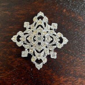 Sarah Coventry Leading Lady Brooch Pin